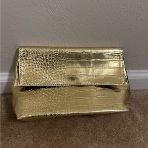 Discontinued style! Ipsy icon box Gold Crocodile Embossed Clutch. NWOT